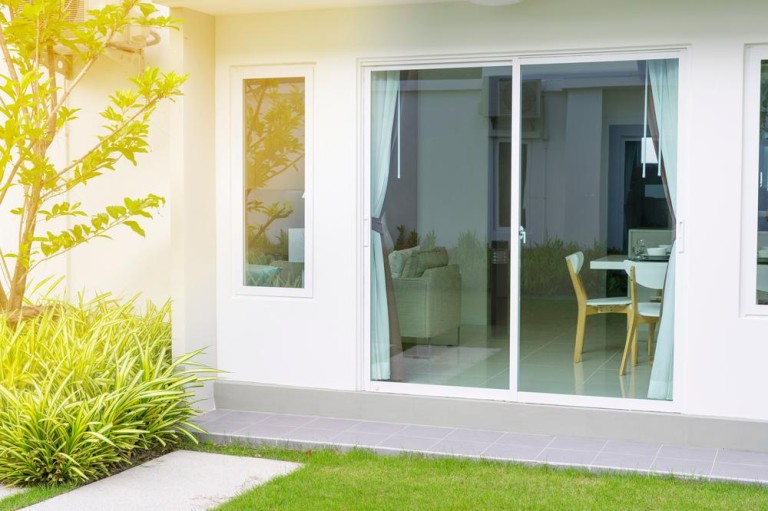 Menuiserie à Flassans-sur-Issole : quels travaux confier aux experts ?